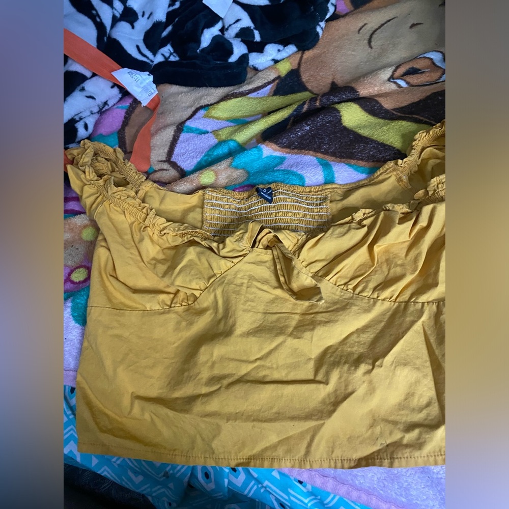 Yellow Windsor off the shoulder top